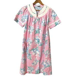 Grannycore Pink White Floral Housecoat Duster/Robe Full Snap Short Sleeve Size S